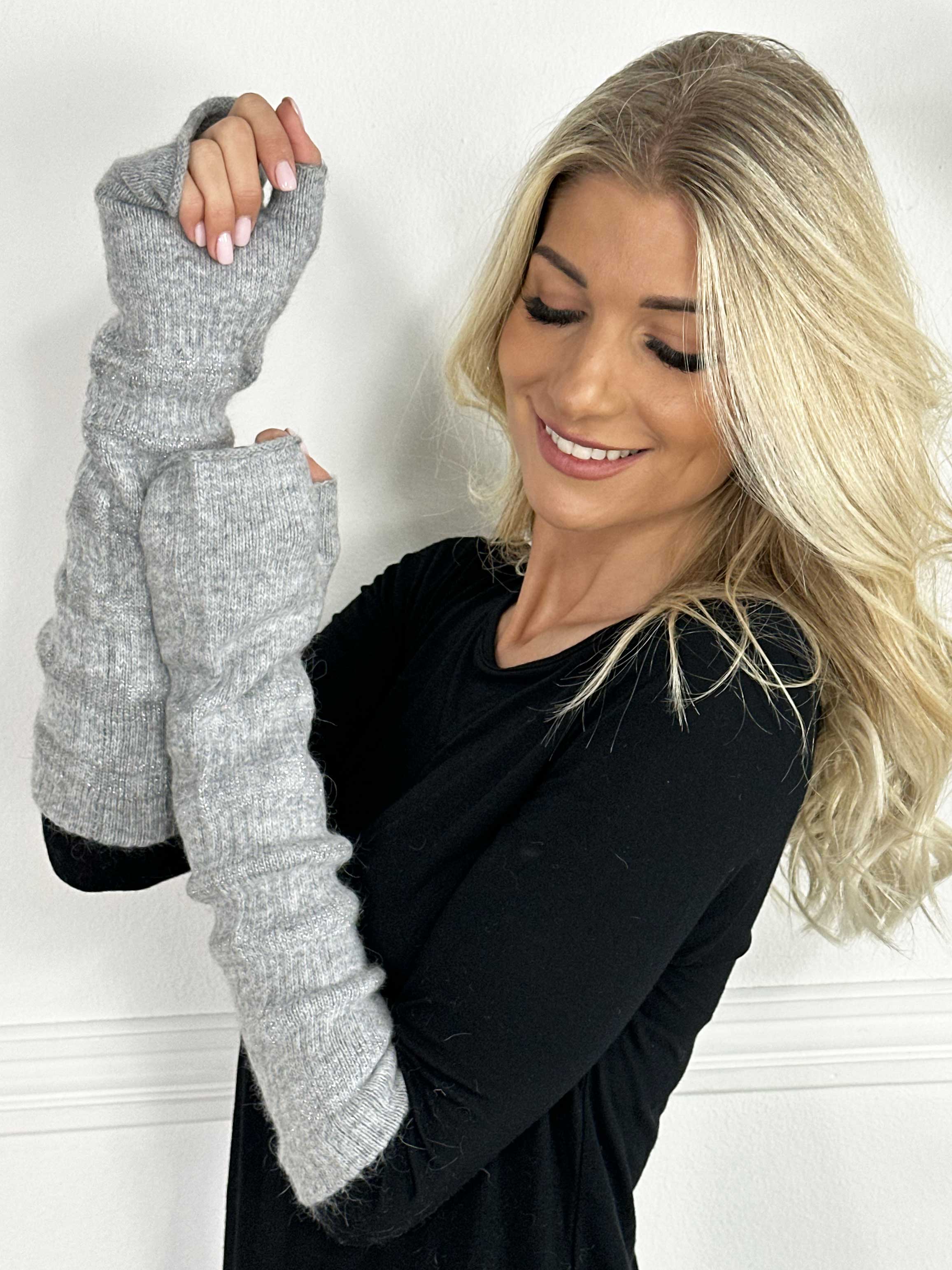 Tacita - Mjuka handskar / armvärmare med glimmertrådar